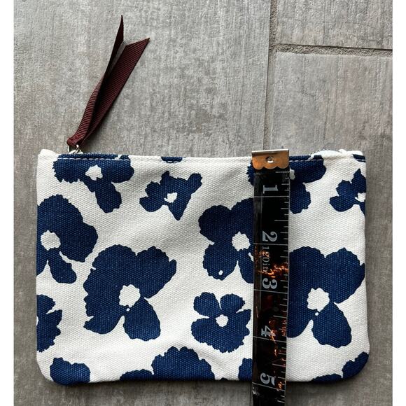 Makeup Fabric Canvas White Floral Boho Zippered Bag Travel Pouch Case Organizer - Picture 5 of 5